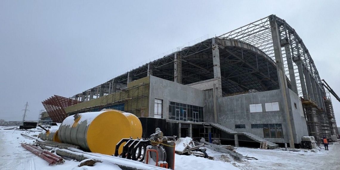 Футбольный манеж на Шолмова будет сдан в срок, если темпы строительства сохранятся