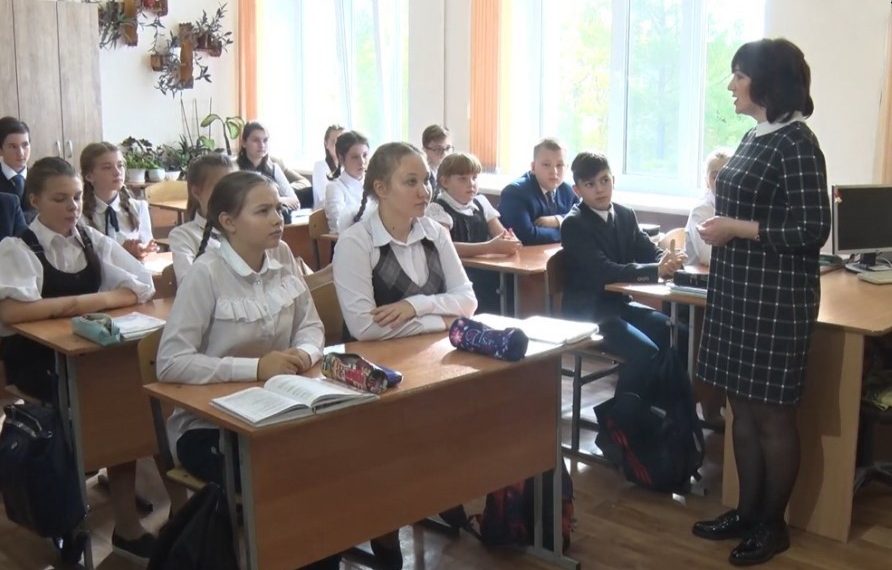 Повышенную зарплату Ульяновским учителям начнут выплачивать с марта