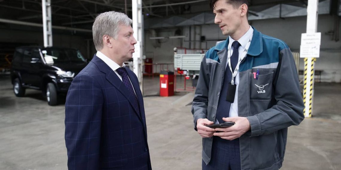 Губернатор обсудил планы по развитию УАЗа с новым руководителем