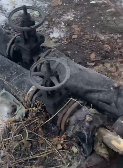 Жители Ватутина 60 сообщают о порыве теплотрассы