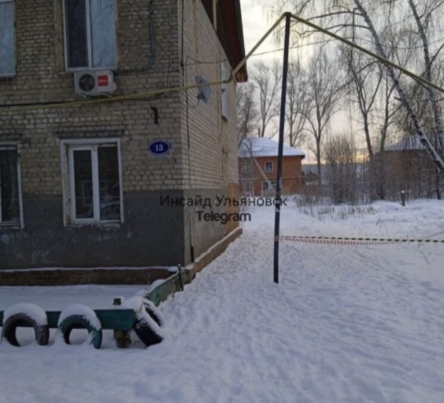 Жители Ульяновска с Рабочего переулка пострадали от уборки снега во дворе