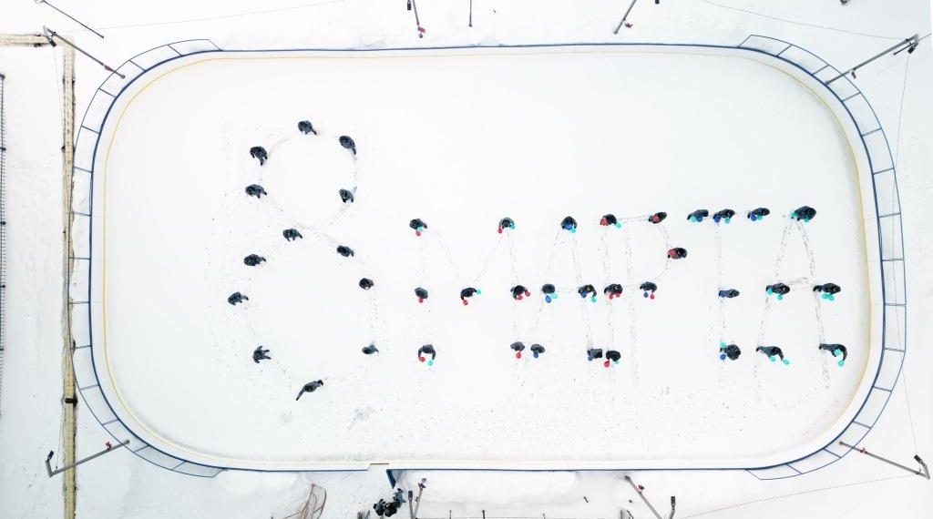 Сотрудники УФСИН поздравили своих женщин с 8 марта