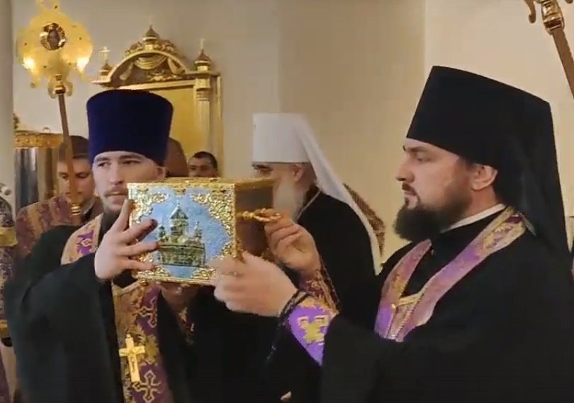 В Спасо-Вознесенский собор Ульяновска доставили ковчег с частицей мощей Иоанна Златоуста