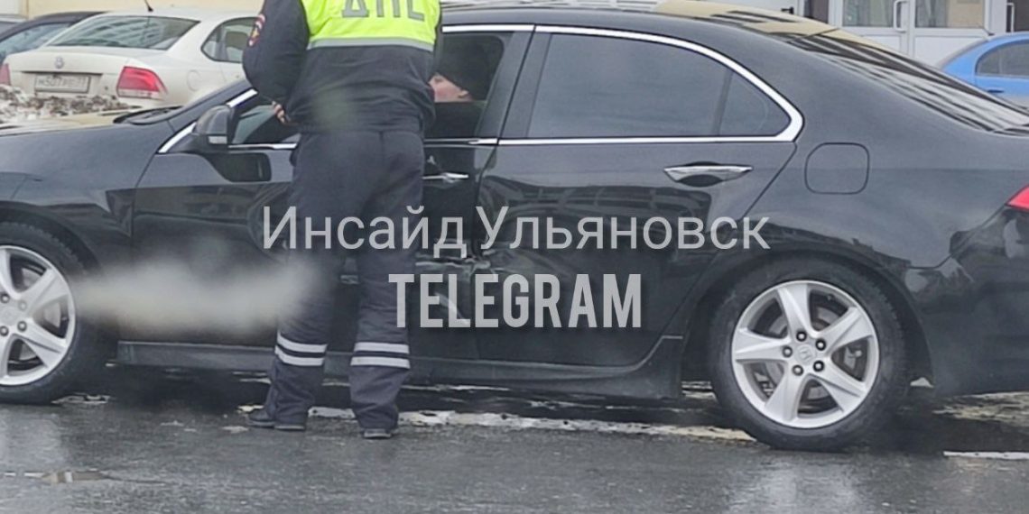 Трое ульяновцев оказались в камере за тонировку машины