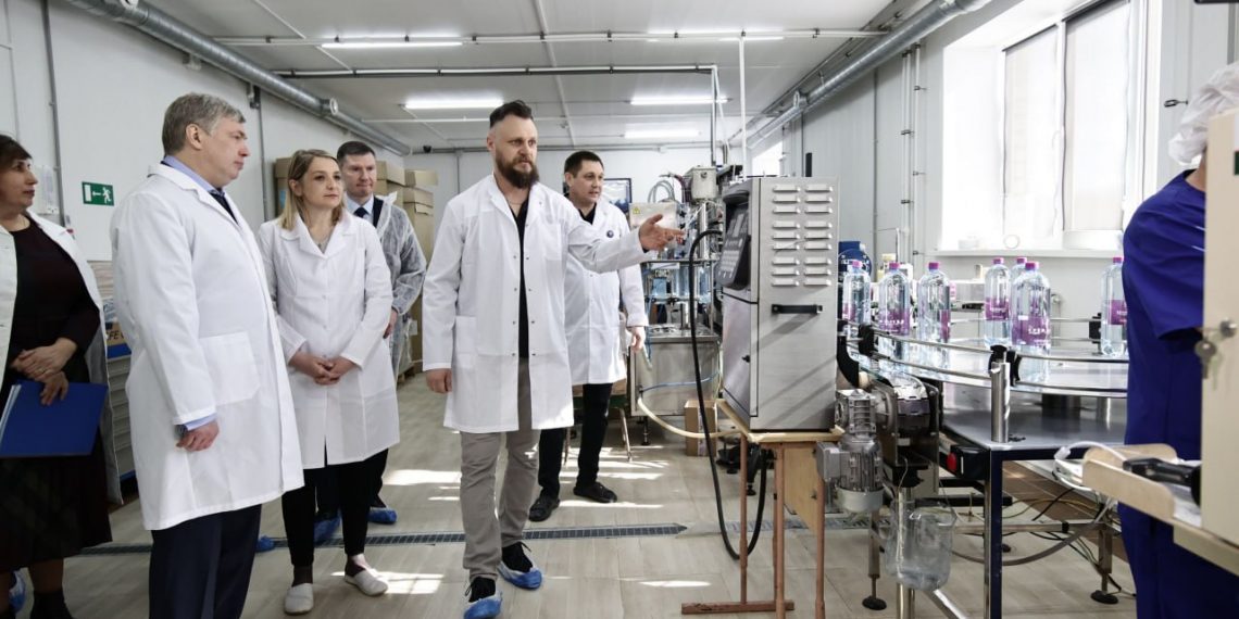 Губернатор Алексей Русских продегустировал новую линейку импортозамещающей продукции