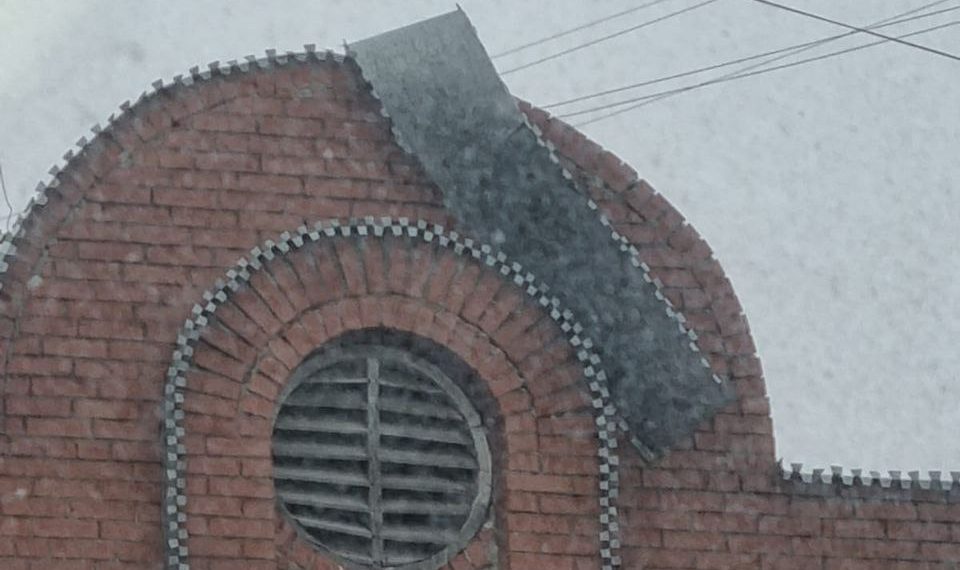 Прокуратура Ленинского района починила крышу жителям