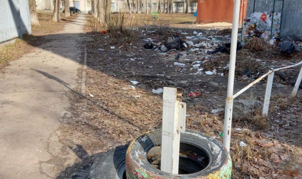 Весенний свинарник возле детского сада в Ульяновске