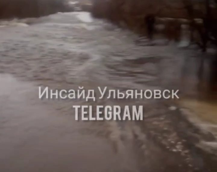 В селе Вишенка Мелекесского района смывает единственную дорогу, связывающую село с цивилизацией