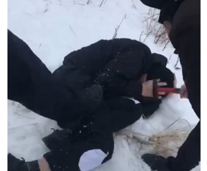 Следственный комитет отреагировал на видео избиения подростков