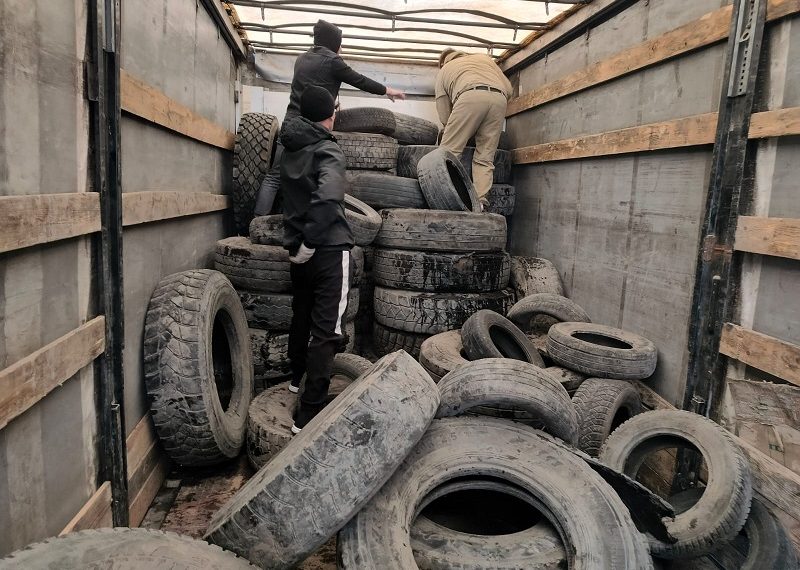 19 апреля из Ульяновска на переработку увезли 12 тонн отработанных автомобильных покрышек