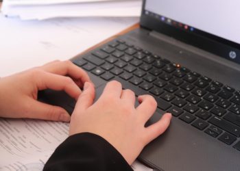 В Ульяновске из-за сбоя на сайте перенесли срок подачи заявлений на бесплатные путёвки в детские лагеря