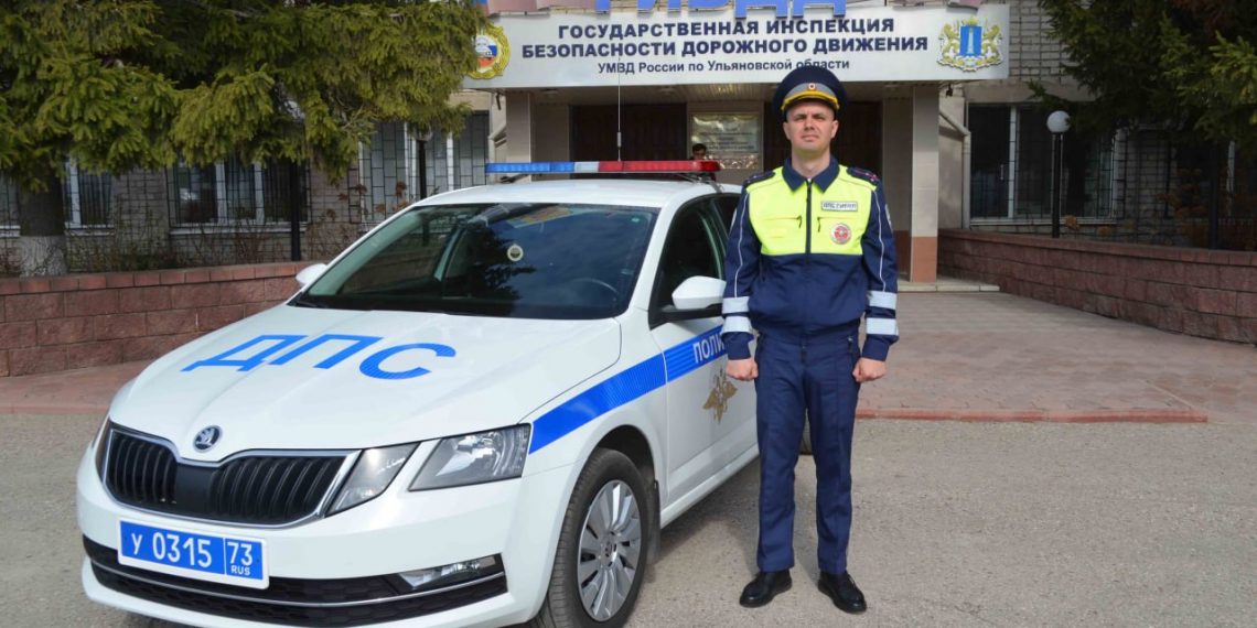 Ульяновский гаишник сумел запрыгнуть в кабину покатившейся под горку фуры и остановил её