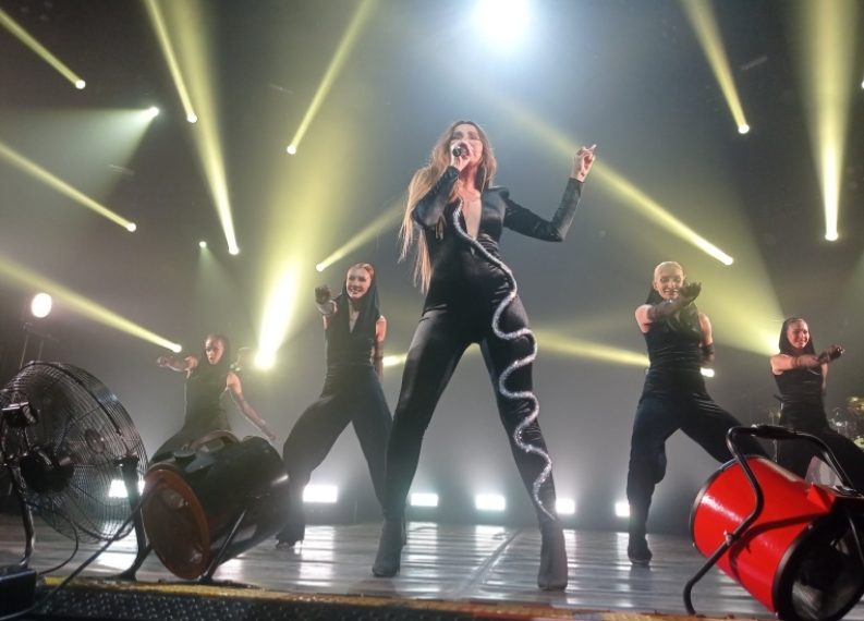 На концерте певицы Anna Asti в Ульяновске 20 человек сдали билеты «из-за плохих мест»