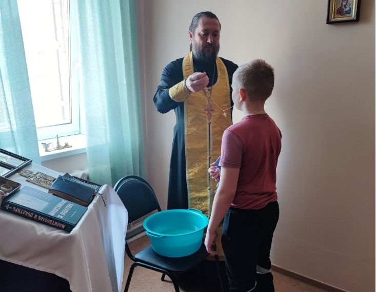 В ульяновском центре временного содержания юных правонарушителей провели обряд крещения