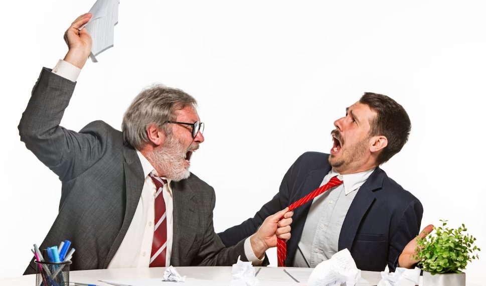 Около половины ульяновцев сталкивались с абьюзом со стороны начальства