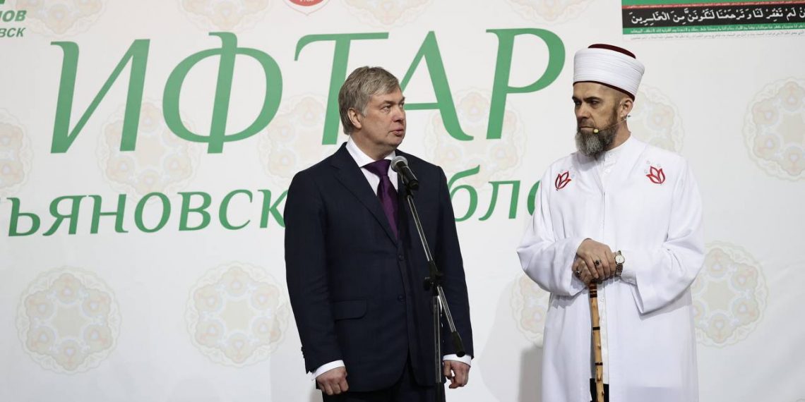 Благотворительный мусульманский ужин Ифтар в «Волга-Спорт-Арене» посетил Алексей Русских