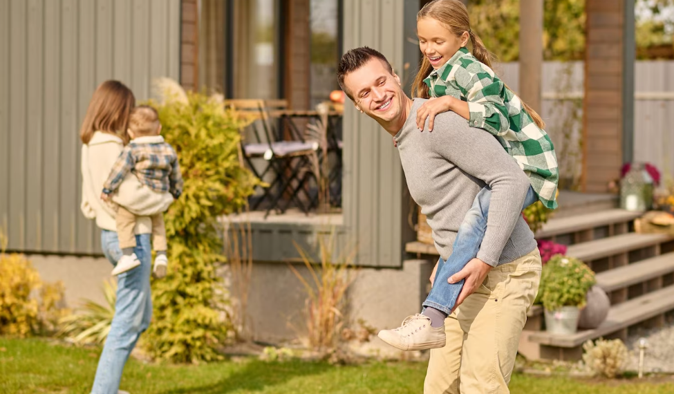 Каждый пятый житель Ульяновска майские праздники проведёт на даче, а каждый второй останется дома