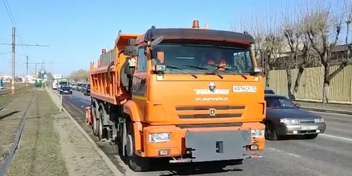 Мэрия купила семь новых спецмашин для уборки улиц Ульяновска