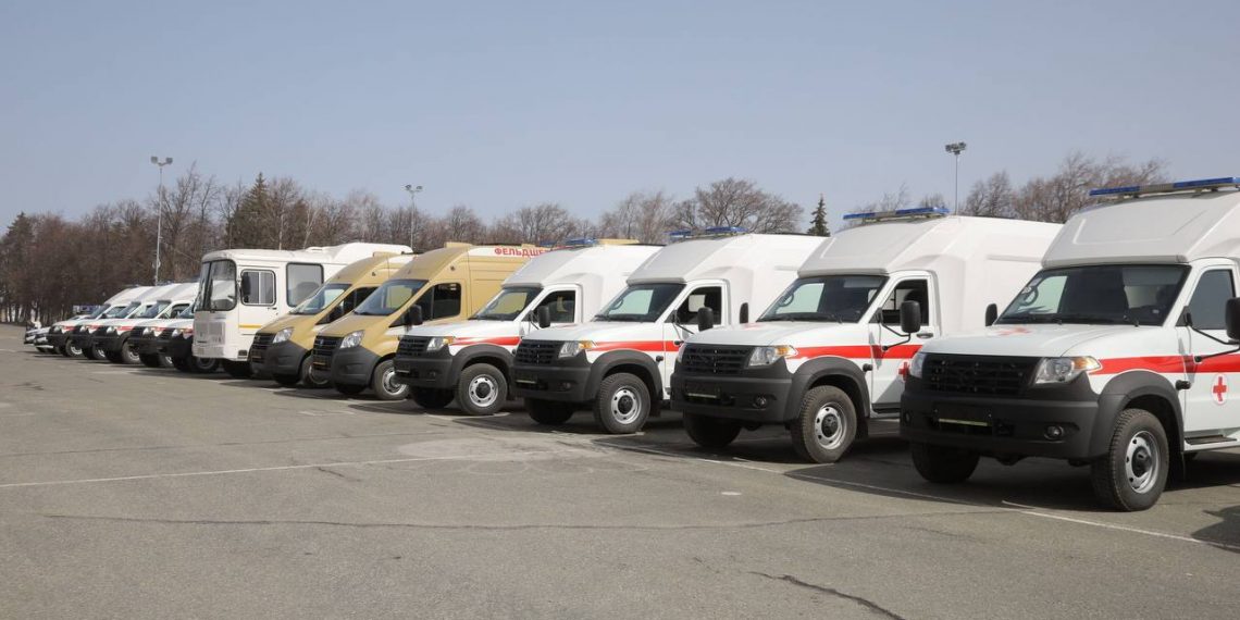 11 медучреждений Ульяновской области получили 16 спецавтомобилей