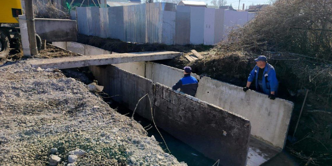 Водоотводные канавы начали укреплять на Мостовой в Ульяновске