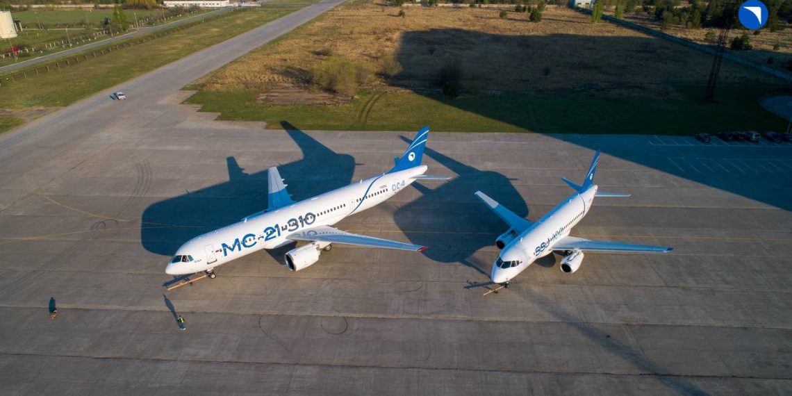 Перекрашенные в Ульяновске МС-21 и SSJ-100 улетели в Жуковский для участия в МАКС-2023