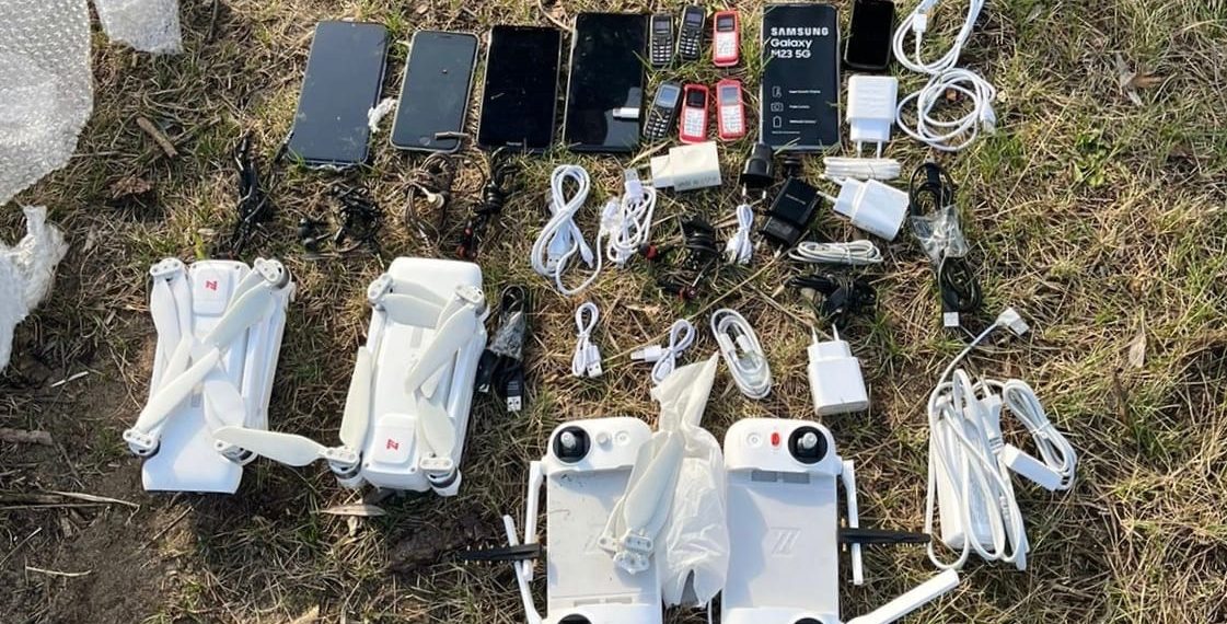 Над ИК-10 в Димитровграде охрана сбила два квадрокоптера с 12 мобильниками