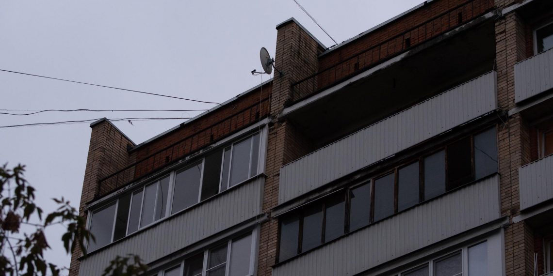 В Засвияжском районе Ульяновска маленькие дети заперли на балконе свою маму