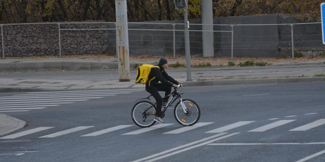 В Ульяновске украли велосипед у курьера по доставке еды