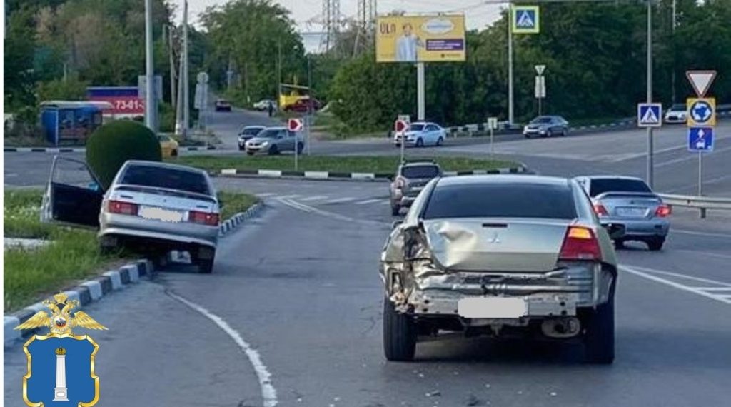 На легковой «восьмёрке» в Ульяновске «четырка» въехала в зад Mitsubishi