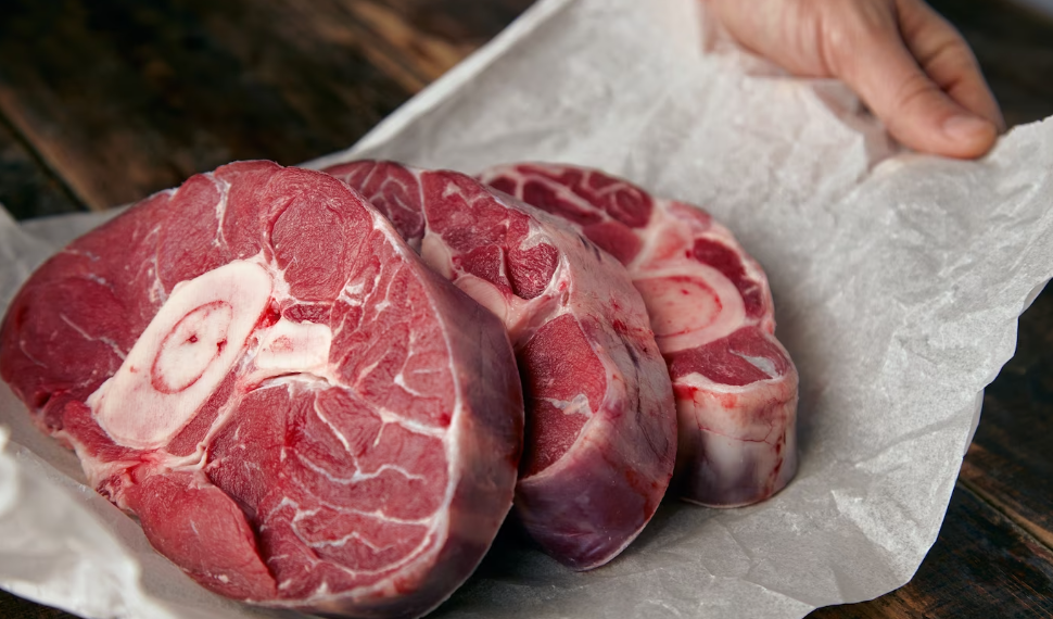 Директоров двух школ в Ульяновской области оштрафовали за просроченное мясо