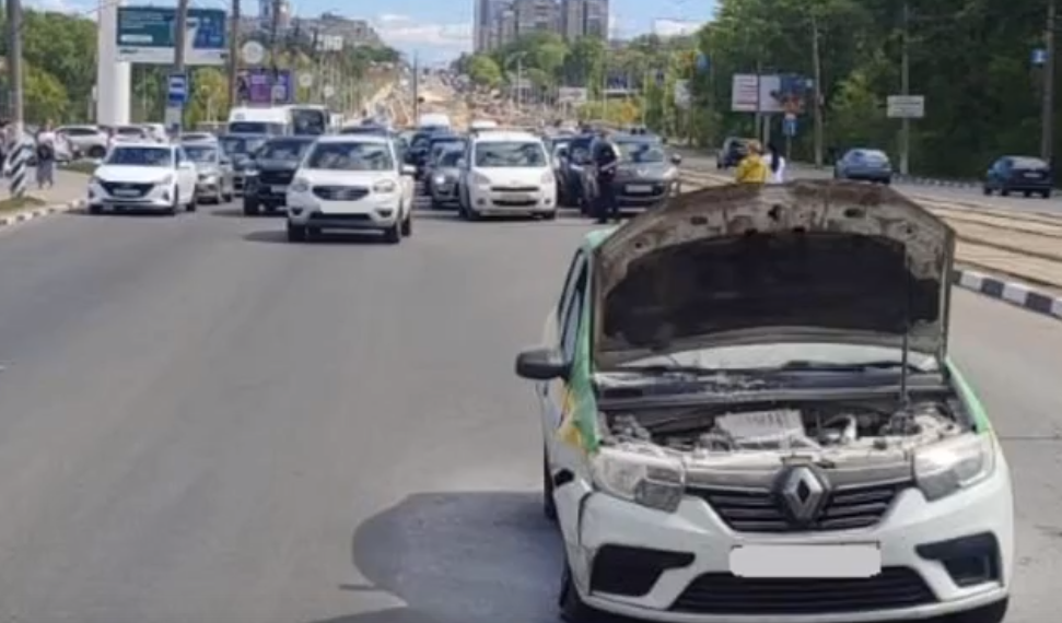 В Ульяновске пострадали две несовершеннолетние пассажирки перевернувшегося такси
