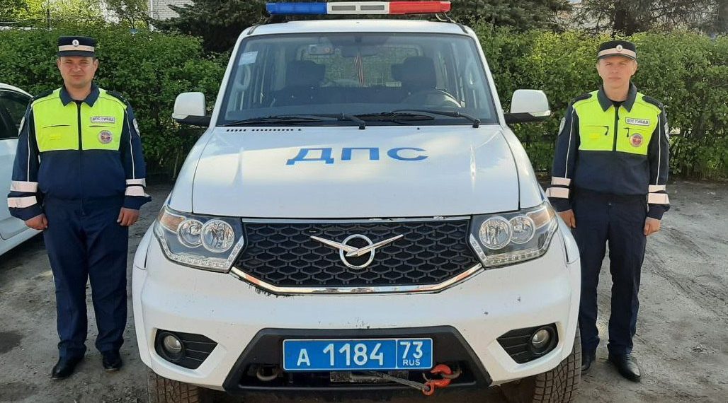 Гаишники спасли из огня людей в Сурском районе Ульяновской области