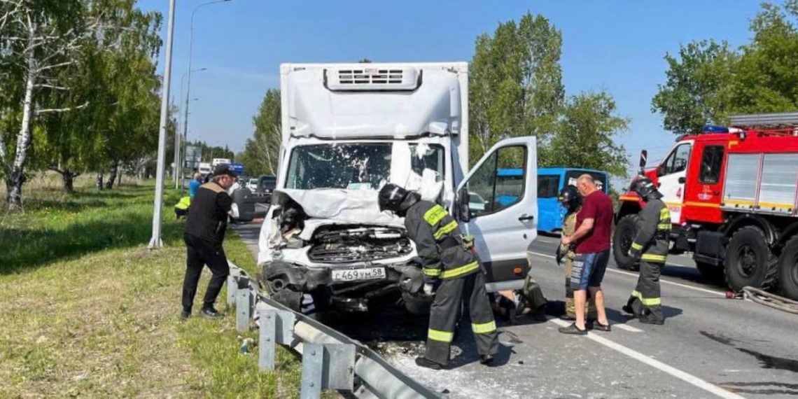 Двоих дорожных рабочих 18 мая сбил грузовик на трассе «Ульяновск – Саранск»