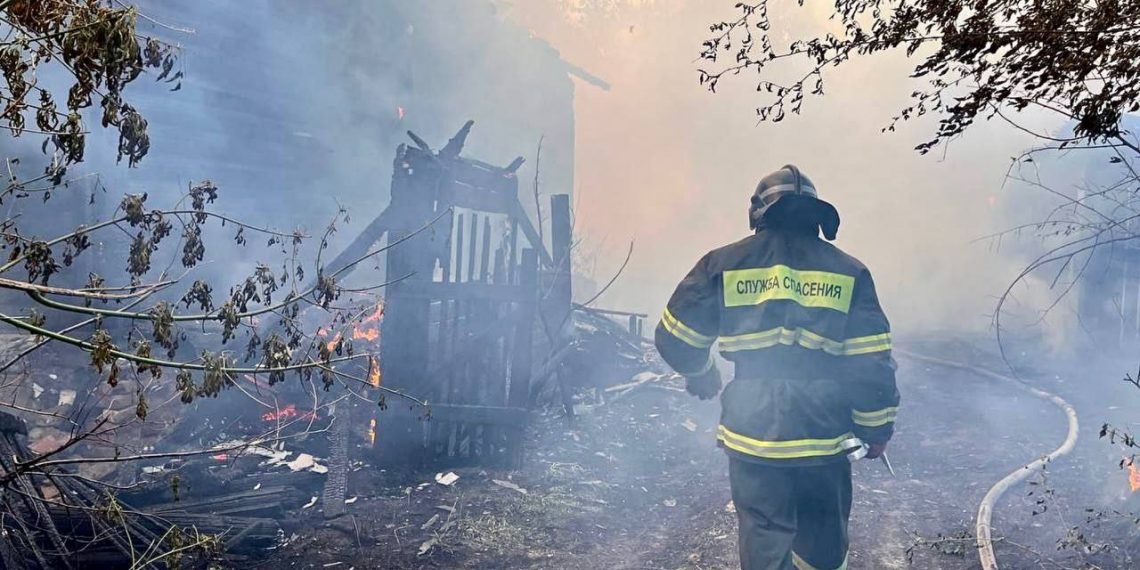 На улице Привокзальной в Ульяновске 18 мая тушили барак и сараи