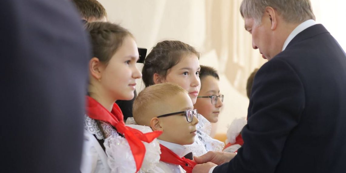 Алексей Русских принял в пионеры учеников ульяновских школ 19 мая 2023 года