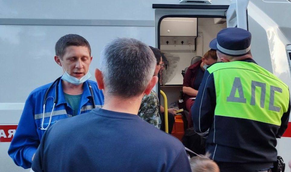 Ульяновские врачи пытаются спасти выпавшего с третьего этажа двухлетнего ребёнка