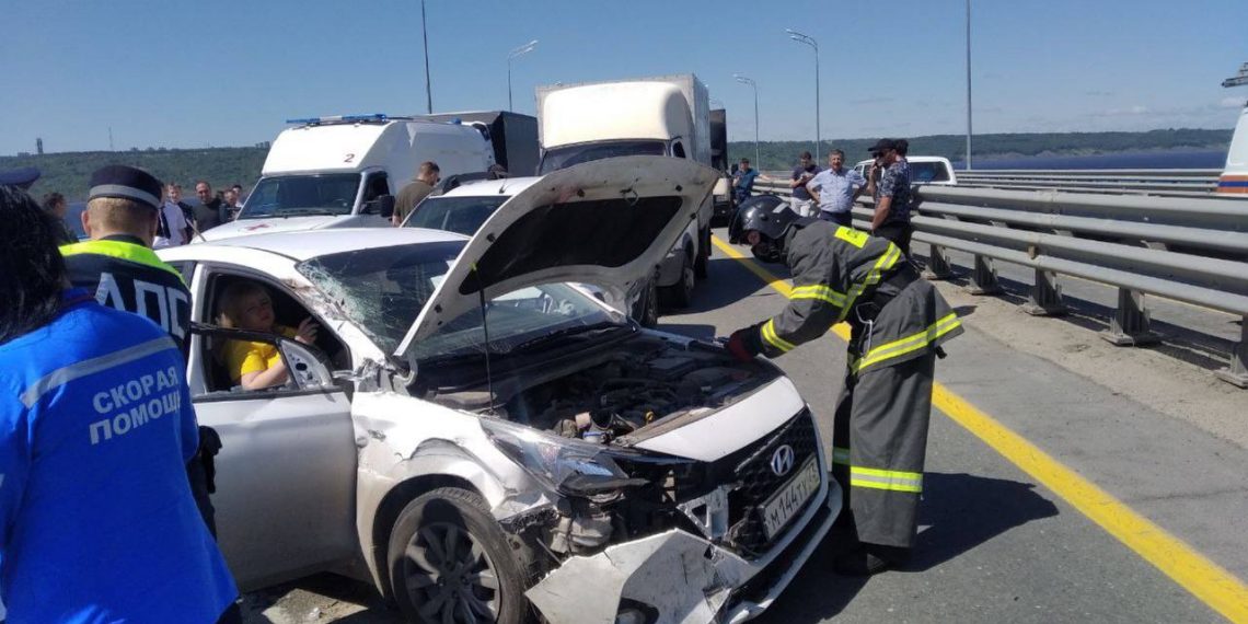 В ДТП с четырьмя авто на Президентском мосту в Ульяновске пострадала женщина