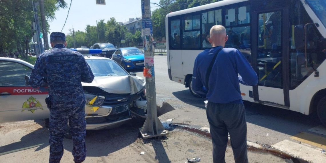 23 июня патрульный автомобиль Росгвардии протаранил столб на севере Ульяновска