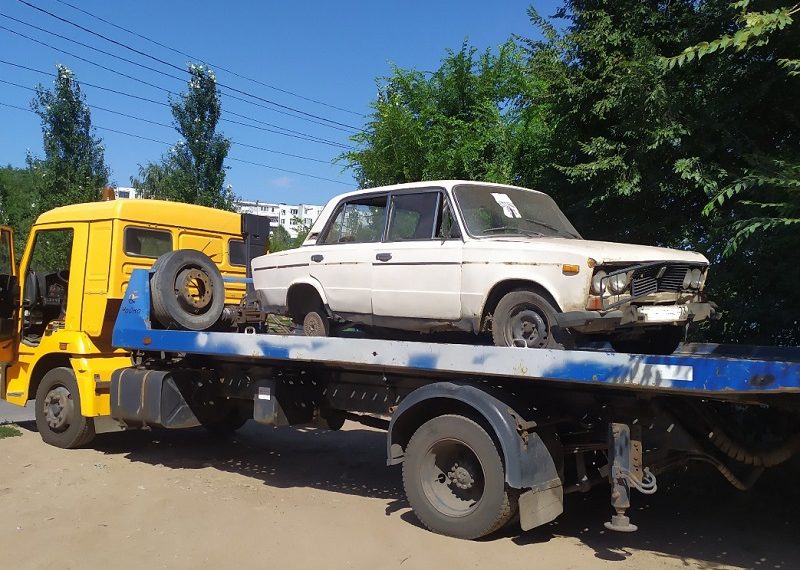 Шесть брошенных на улицах Ульяновска автомобилей суд передал на баланс мэрии