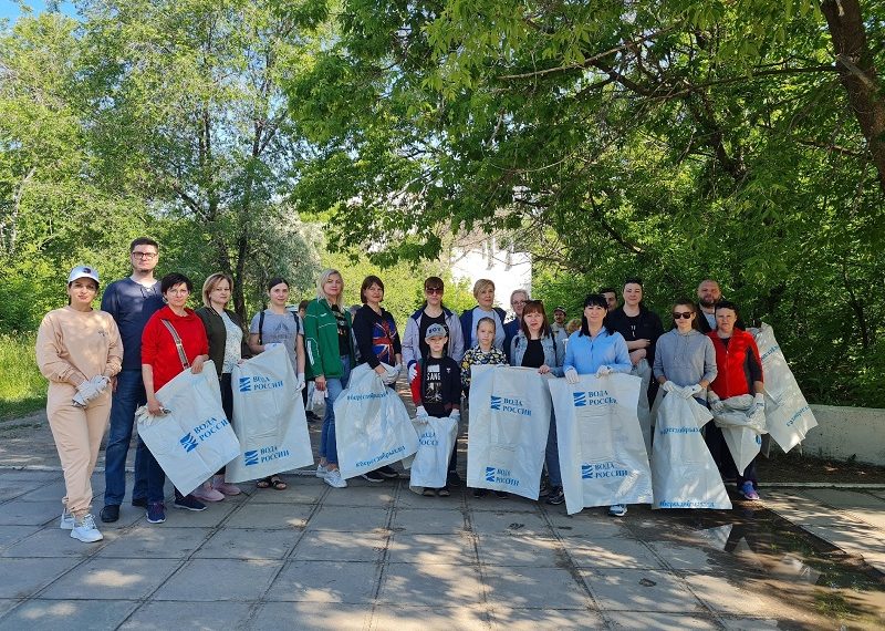 Из ульяновского экопарка «Чёрное озеро» вывезли 20 мешков мусора