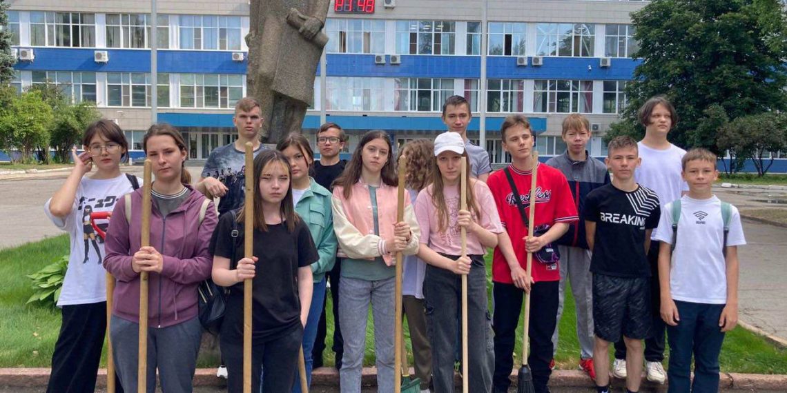 1 июня в Ульяновске начали работать подростковые трудовые отряды