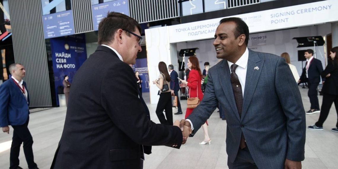 Делегация Ульяновской области начала работать на ПМЭФ-2023