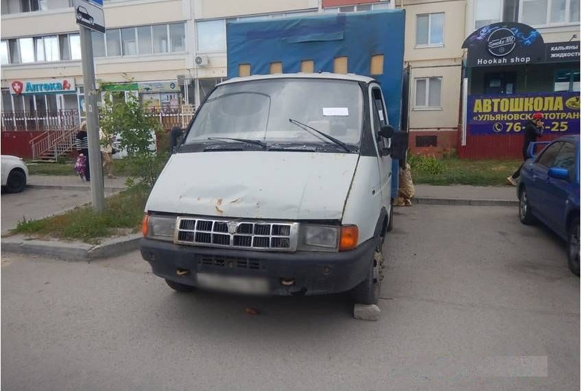 В Ульяновске продолжают эвакуировать брошенные авто