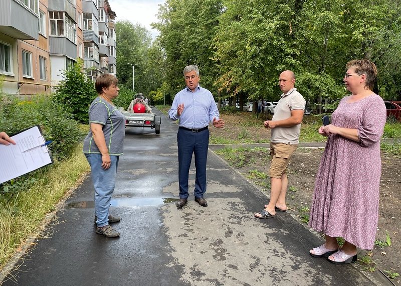 Юмакулов остался недоволен качеством ремонта дворов в Засвияжье