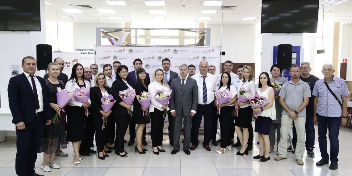 В Ульяновске наградили лучших работников МФЦ региона