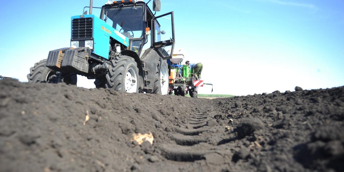 Под Ульяновском при замене колеса трактора погиб работник ООО «Торговый Дом Симбирка»