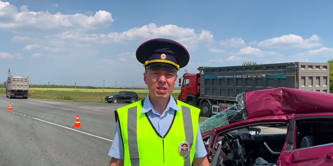 В Мелекесском районе столкнулись легковушка и большегруз, госпитализированы женщина и двое детей