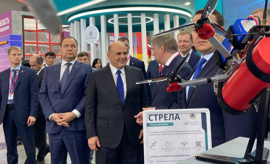 Российский премьер Мишустин ознакомился на «Иннопроме» с продукцией ульяновских предприятий