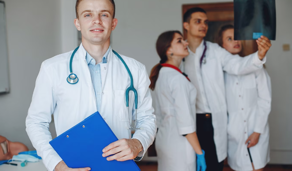 517 из 587 молодых медиков прошли аккредитацию в Ульяновской области