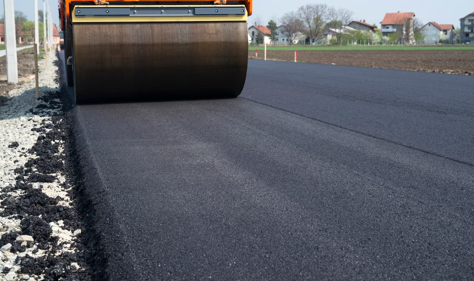 Нетрезвый гражданин угнал в Димитровграде каток – покатать даму сердца